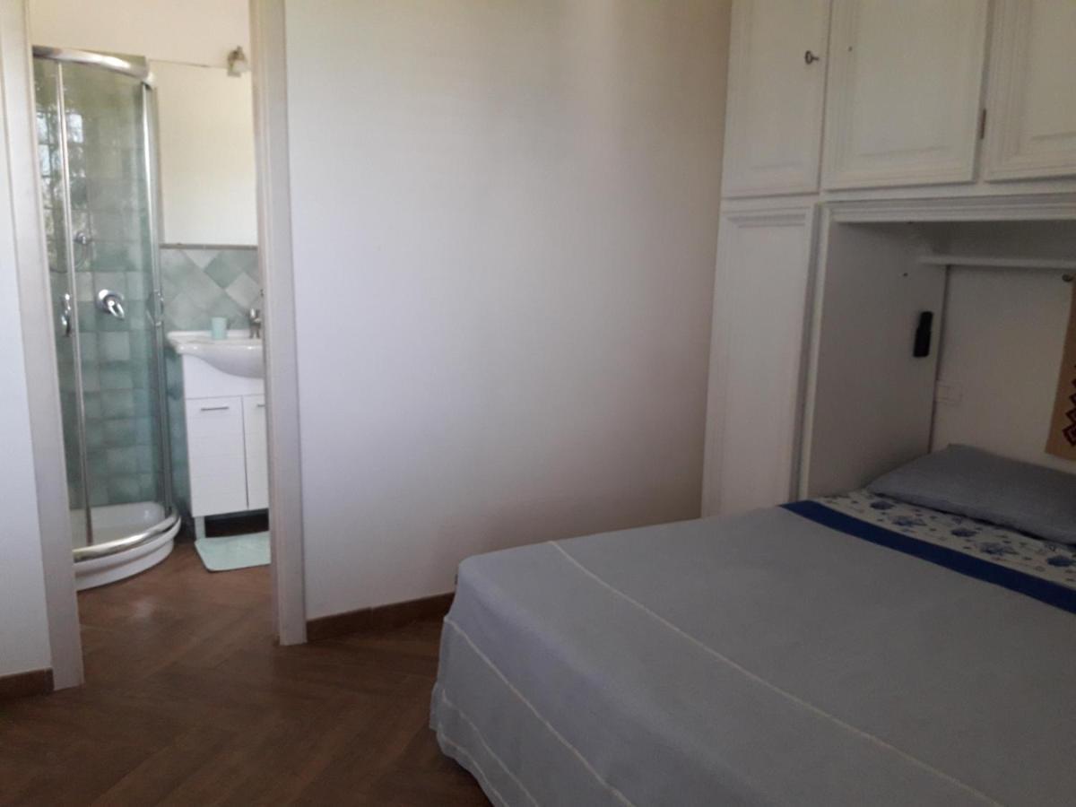 Bed and Breakfast Il Ginepro Di Стинтино Экстерьер фото